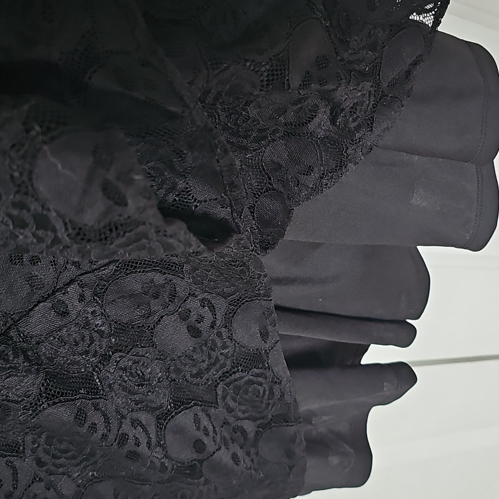 NWT Betsey Johnson X Torrid Cap Sleeve Lace Dress - Picture 9 of 13